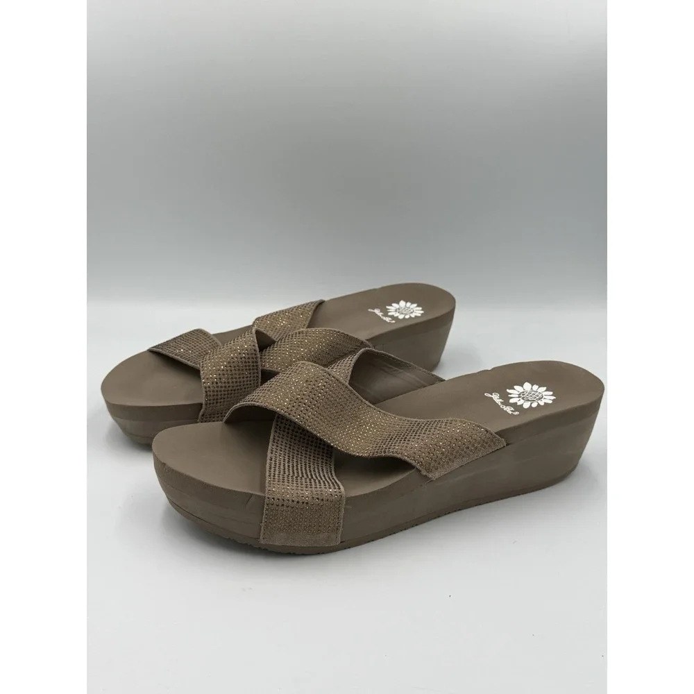 Yellow Box Jello Rhinestone Flip Flops Wedge Sandals Beige Tan Women's Size 9.5 - Picture 2 of 11